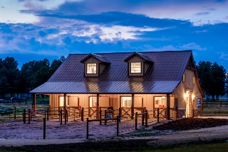 Roof Designs for Stylish Equestrian Buildings in Colorado
