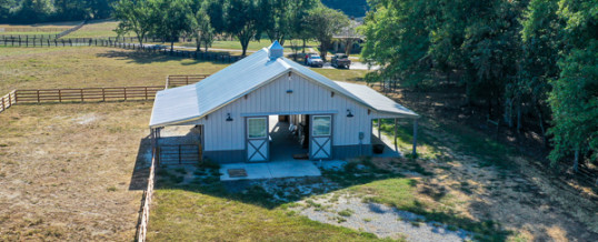 3 Basic Steps to Horse Training – Residential Horse Barns