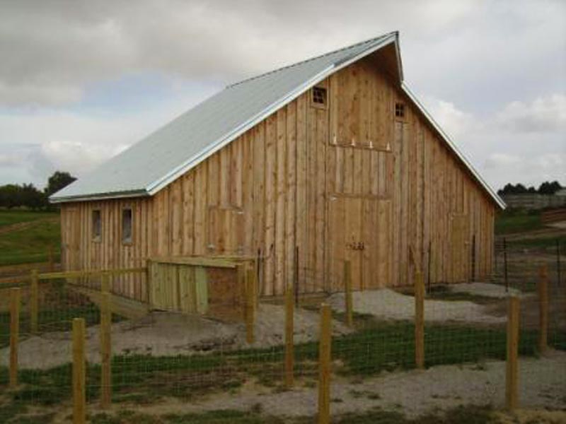 Custom Livestock Barns Perfect for Animals in Colorado