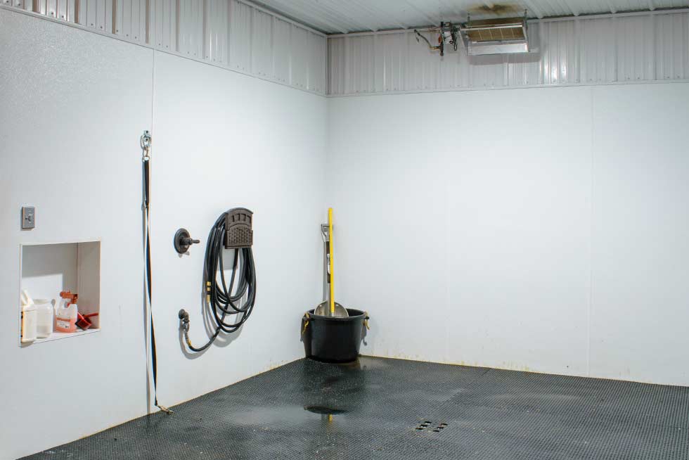 Custom Horse Barn Finish Options Wash Stalls